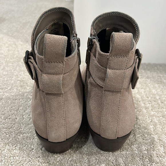 Blondo Sadie Waterproof Bootie. Size 8.5. Mushroom Suede. *good condition* - Picture 2 of 15